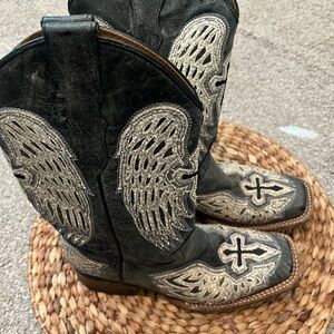 Teen Girls Gray Cowboy Boots with Glitter Cross and Wings Size 2.5